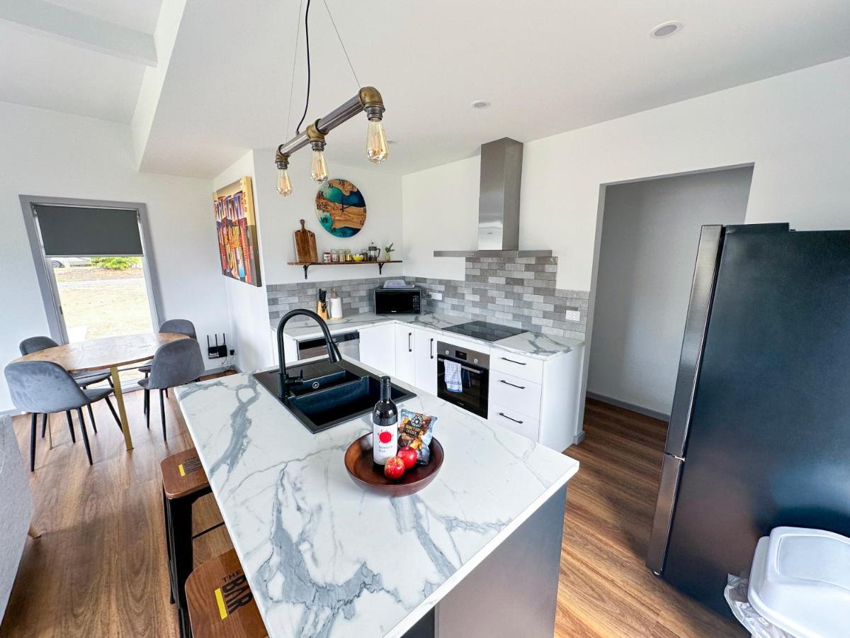 Luxury Holiday Unit 8Min Walk To Town Center With Boat Parking Mallacoota Exterior foto